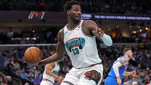 皇马官方：维尼修斯为种族歧视事件出庭作证